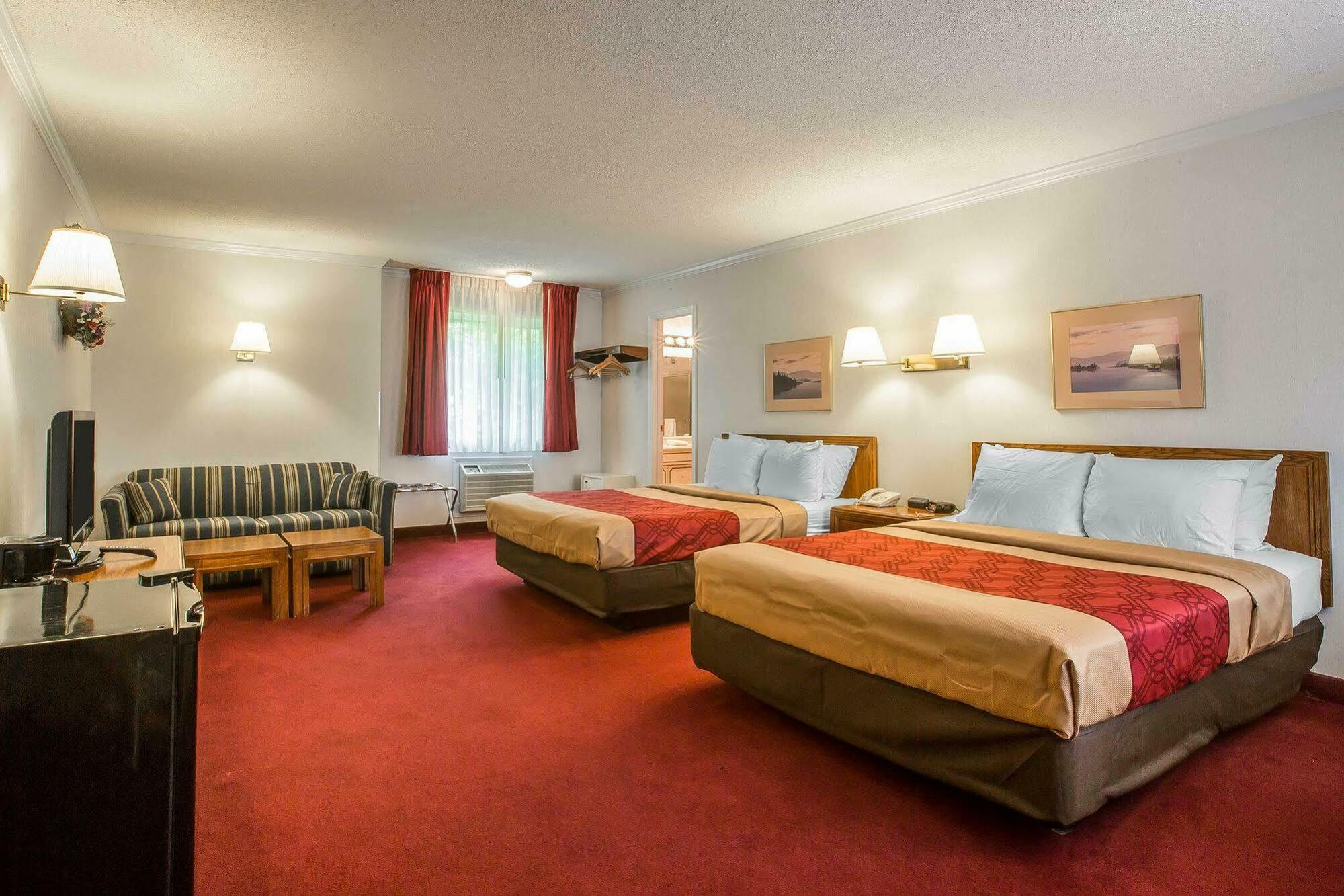 Baymont By Wyndham Lake George Zewnętrze zdjęcie