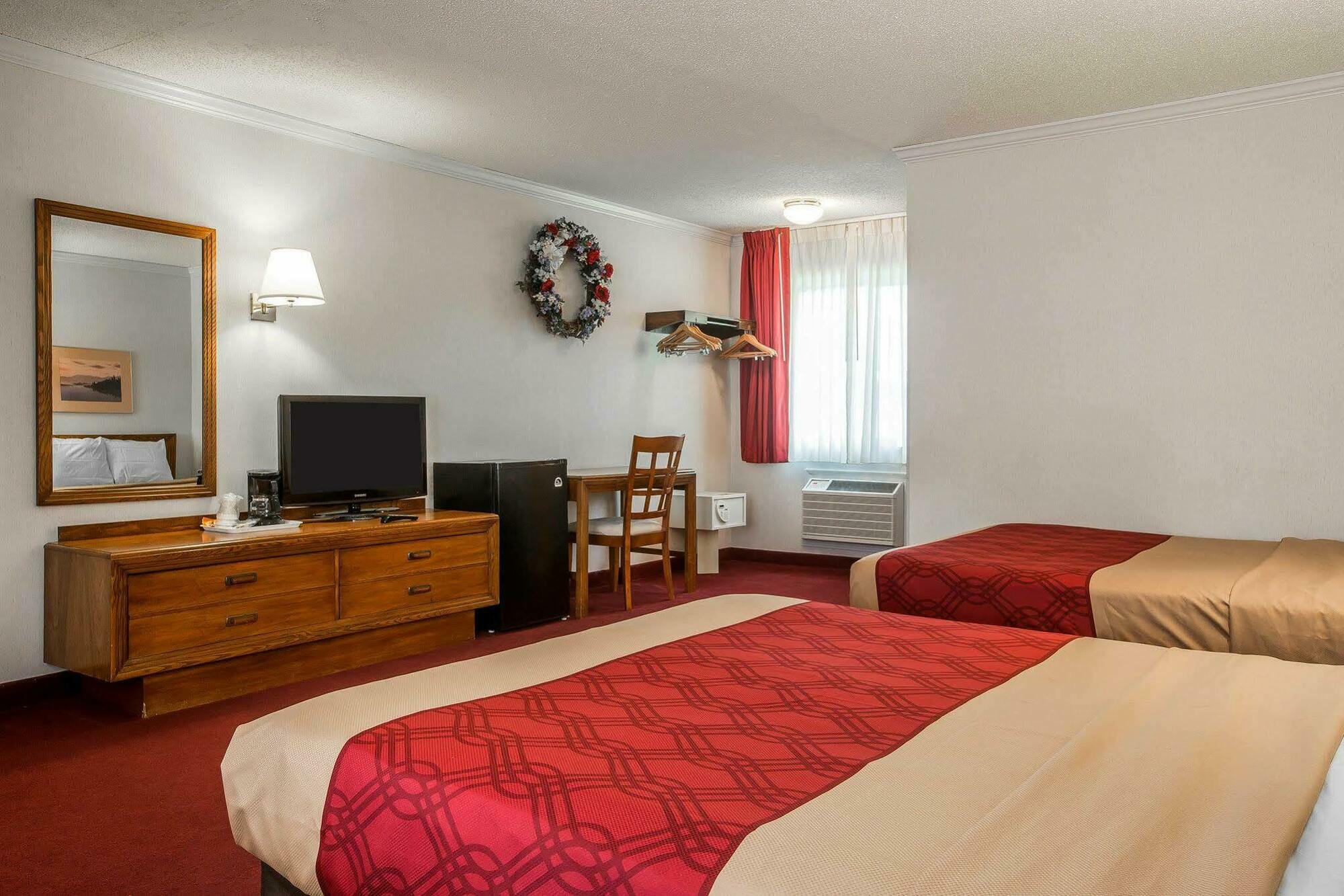 Baymont By Wyndham Lake George Zewnętrze zdjęcie